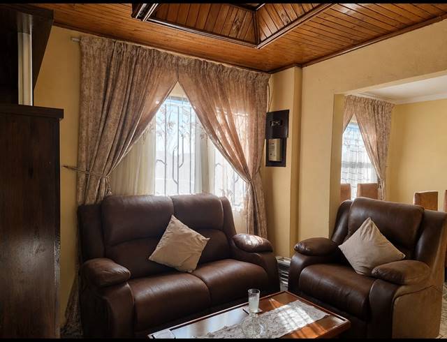 3 BEDROOM HOUSE FOR SALE IN EVATON CENTRAL